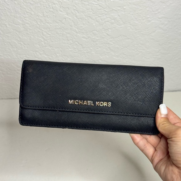 Michael Kors Black Snap Wallet - Picture 1 of 6